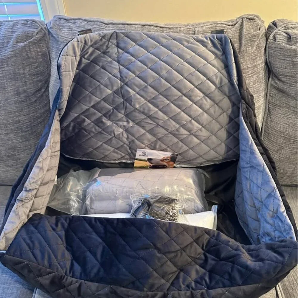 NEW Pet Booster Seat w/ pad & memory foam 